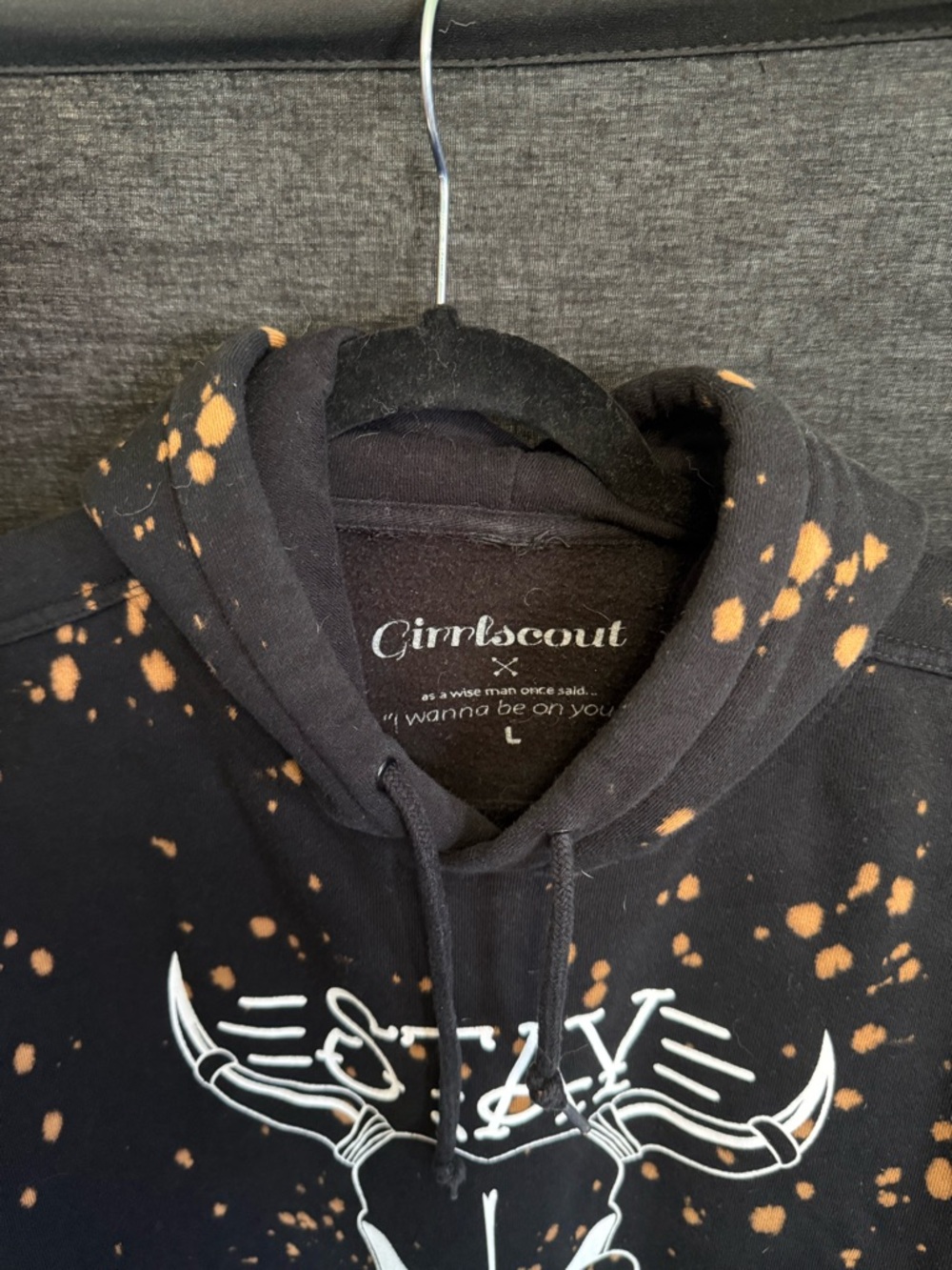 Stay Sassy bleached sweatshirt- Girrlscout brand - Picture 3 of 4
